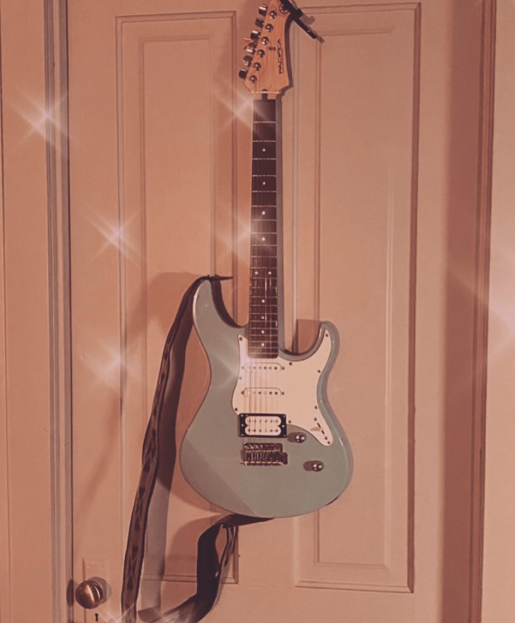 The Sparkling Guitar